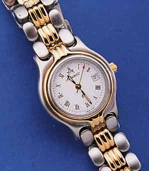 ATLANTIC DAMENARMBANDUHR, SCHWEIZ UM 1994, REF.-NR. 6605, EDELST., EDELST.-BAND MATT., LüNETTE WIE ZWISCHENGL. HARTVERG., MINERAL- FLACHGL., ...