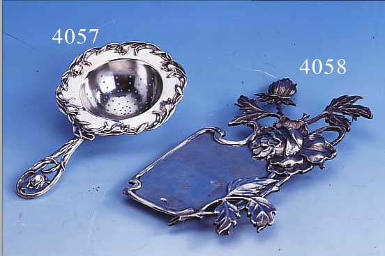 GRAVURAPPLIKE, RUßLAND UM 1910, 84ER SILBER, REINER JUGENDSTIL, MEISTERMARKE EC UNGED., ROSENDEKOR, H CA. 18 CM,