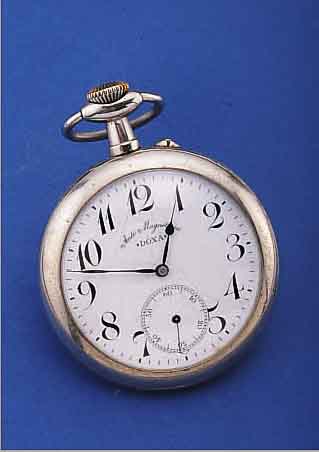 DOXA HERRENTASCHENUHR, SCHWEIZ UM 1908, GR. ARGENTANGEH., VERWEND. WOHL ALS DIENSTUHR (POST, BANK, BüRO, ETC.), ORIG.-EMAILBL., FEIN ...