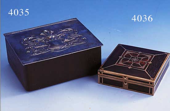 DOSE, SCHWäBISCH GMüND UM 1902-08, HOLZ MIT GELBMETALLINTARSIEN, REINER JUGEND- STIL, WURZELNUSS-EINLAGEN, IN DER LIT. VIEL- FACH ...
