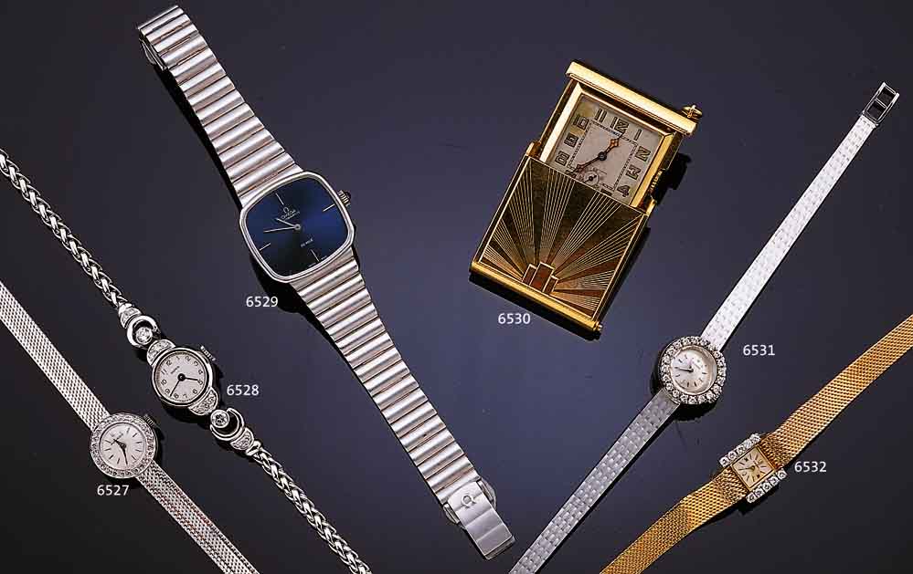 OMEGA DAMENGOLDBANDUHR AUTOMATIK, SCHWEIZ UM1972, WG 750/000, SAT., INCL. BAND, SAPHIR- FLACHGL., BODEN GEDR., SCHMUCKKRONE, VERG. ANKERW., ...