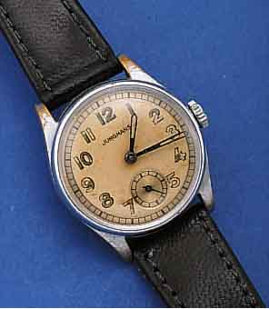KONVOLUT: 2 JUNGHANS ARMBANDUHREN, DEUTSCH- LAND, BEIDE KAL. 80 M. VERSCH. AUSF., 1X SEPERATER GANGRADKLOBEN, WERK VERG., UM 1938, 1X KOMPL. ...