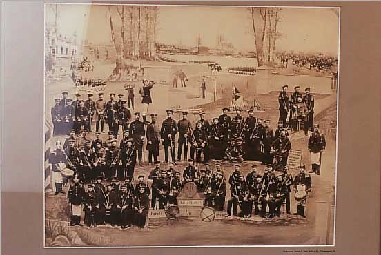 REGIMENTSFOTO UND BUCH, DAS HACKENAUER REGIMENT, BEZ. ZUR ERINNERUNG AN MEINE DIENSTZEIT BEI DER 11. COMP.INF.-REGT. FREI- HERR V. ...
