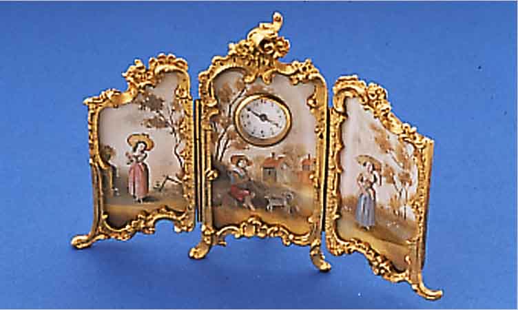 MINIATURPARAVENT MIT IM MITTELTEIL EINGELAS- SENER UHR, MESSINGGUß VERG., 3 TEILE PER- SONEN- U. LANDSCHAFTSDARST. BEMALT, ZYLINDER- WERK M. ...
