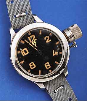 TAUCHERUHR, SOWJETUNION UM 1975, METALL VERCHR., WOHL EDELST., GLASR. WIE SCHUTZKAPPE FüR KRONE GESCHR., TEXTILBAND SPäTER, EINGE- BAUTES ...