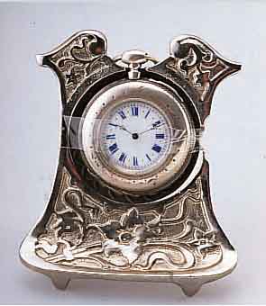 TASCHENUHR MIT STäNDER, NACHGUß VERS., NACH VORLAGE 1905, TASCHENUHR UM 1875, SILBER,BREITER GLASR., PERF. EMAILBL. M. ORIG.-STIL- ...