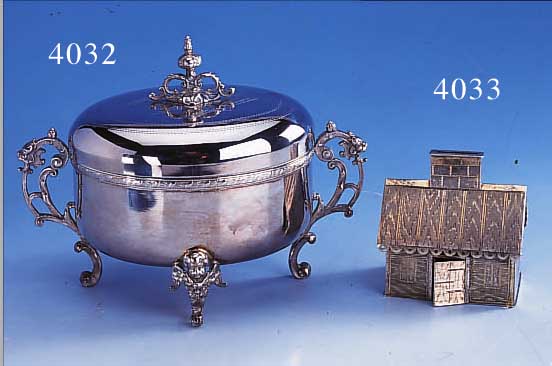 SPARDOSE IN FORM EINES HAUSES, PETERSBURG UM 1960, SILBER, SCHLüSSEL FEHLT, CA. 8 X 7.5 X 5 CM, SAMMELWüRDIG