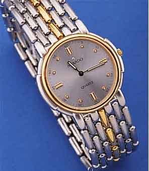 MOVADO HERRENARMBANDUHR, SCHWEIZ UM 1990, EDELST. SAT., TEILW. ZWISCHENGL. WIE LüNETTE HARTVERG., DOPPELTE, UNSICHTB. FALTSCHL., ...
