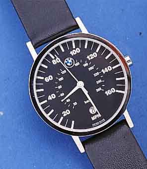 BMW HERRENARMBANDUHR IN FORM EINES TACHOMETERSGLEICHNAMIGER FIRMA, ALS WERBEUHR WOHL FüR DEN US-MARKT, UM 1992, METALL HARTVERG., EDEL-ST.-BODEN ...