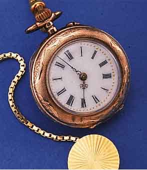 DAMENTASCHENUHR, SCHWEIZ FüR DEN DEUTSCHEN MARKT UM 1902, RG 585/000, PERF. EMAILBL. M. GOLDGEP. MINUTERIE, RüCKS. JUGENDSTIL PFLAN- ZENDARST., ...