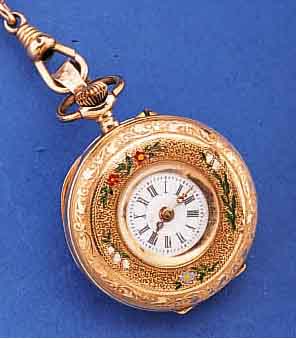 DAMENTASCHEN/ANHäNGEUHR, SCHWEIZ UM 1904, ROSE-G. 585/000, BER./DELLIG, LüNETTE WIE RüCKS. BLüTENEMAIL, PERF. EMAILBL., ORIG.- ZEIGER, ...