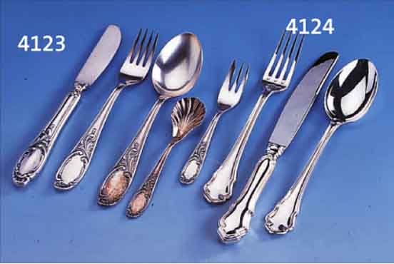 18-TEILIGES BESTECK FüR 6 PERSONEN, 925ER SILBER, BEST. AUS: 6 GABELN, 6 MESSER (GRIFFE GEFüLLT, KLINGEN STAHL), 6 LöFFEL, SEHR ...