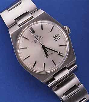 KONVOLUT: 2 OMEGA HERRENARMBANDUHREN, BEIDE AUTOMATIK, VERSCH. WERKSKONSTRUKTIONEN, BEIDE EDELST., 1X M. LEDERB., SERIE GENEVE, KAL. 565, UM ...