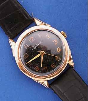KIROWSKIJE HERRENARMBANDUHR, SOWIETUNION UM 1965, RG 583/000, BODEN GEDR., BLATT ALTERS- BED. FL., RUNDANKERW., 17 ST., HANDAUFZUG, BASISKAL. ...