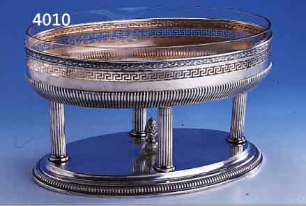 ANBIETSCHALE, UM 1900, 800ER SILBER, WILHELM BINDER SCHWäBISCH-GMüND, REINER KLASSISMUS, GLAS MIT KL. CHIP, CA. 915 G, CA. 18.5 X ...