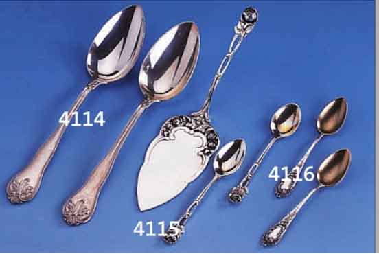 12 KAFFEELöFFEL, DEUTSCH UM 1900, 800ER SILBER TEILVERGOLDET, FLORAL VERZIERT, KARTUSCHEN FüR MONOGR. FREI, MEISTERMARKE LOUIS ...