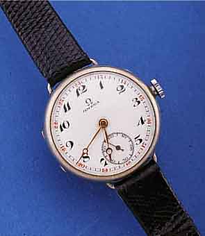 KONVOLUT: 2 OMEGA DAMENARMBANDUHREN, CA. 1932 U. 1934, BEIDE NICKEL, SCHARNIERBODEN, BEIDE GLASR. GEDR., BEIDE EMAILBL., 1X AUßEN ROT 13-24, ...