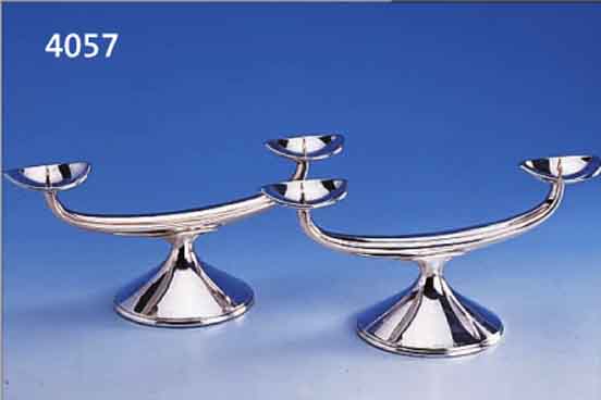 KERZENLEUCHTERPAAR, DEUTSCH, BINDER SCHWäBISCHGMüND, 800ER SILBER, JE 2 BRENNSTELLEN, FUß GEFüLLT, H CA. 11 CM, L CA. 24 CM, TOTAL CA. 630 G