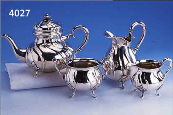 4-TEILIGES KAFFEESERVICE, KOPENHAGEN 1915- 1943, 830ER SILBER, BAROCKSTIL, JE 4 FüßE, BEST. AUS: KANNE, MILCHKäNNCHEN, SAHNGIEßER UND ...
