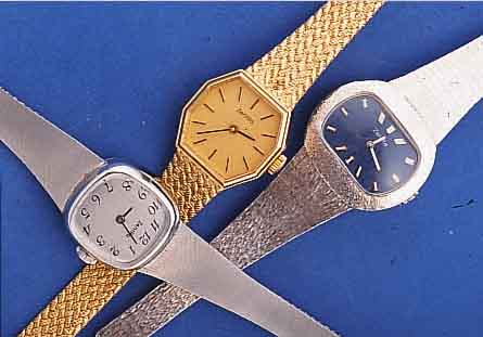 KONVOLUT: 9 DAMENARMBANDUHREN MIT METALLBäN- DERN, FüR DEN DTSCH. MARKT, UNGETR. LAGER- W. UM 1972, ALLE MECHANISCHE HANDAUFZUGSWERKE,STOßGES., ...