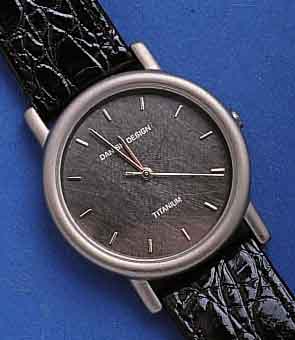 KONVOLUTKONVOLUT: 2 ARMBANDUHREN DANISH DESIGN, 1X JACOB JENSEN BEI MAX RENE, TITAN-CARREE- GEH., BOMB. SAPHIRGL., HOCHWERT. KAUTSCHUK- BAND M. ...