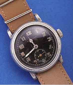 KONVOLUT: 2 FLIEGERARMBANDUHREN, SCHWEIZER PRODUKT. UM 1935, BEIDE METALL VERCHR., BEIDE SCHW. BLäTTER BER., BEIDE 15 ST. SCHWEIZER ...