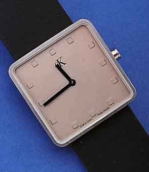 KONVOLUT: 2 CALVIN KLEIN DAMENARMBANDUHREN, EDELST. MATT., QUARTZ., BöDEN VERSCHR., ORIG. LEDERBD., LAGERWARE, EZ 1-2, EHEM. UNVERB. PREISEMPF. ...