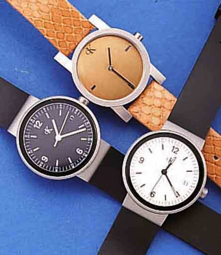 KONVOLUT: 3 X CALVIN KLEIN DAMENARMBANDUHREN, EDELST. Z.T. MATT., QUARTZ, 1 X ORIG. LEDER-BAND., 2 X ORIG. KAUTSCHUKBAND, LAGERWARE, EZ 1-2, ...