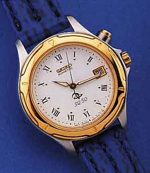 SET: 2 SEIKO ARMBANDUHREN KINETIC, METALL Z.T. VERG., EDELST.BD., AB HERST. WASSER- GESCH., ORIG. LEDERBD., DAT. BEI 3, 1 X BODEN VERGL., ...