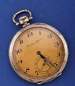 IWC HERRENTASCHENUHR, SCHWEIZ UM 1927, 900ER SILBER, RAND WIE ORIG.-BÜGEL RELIEFIERT, BODEN STREIFENDEKOR, MONOGR. FH, VERG. BLATT, GEBL. ...