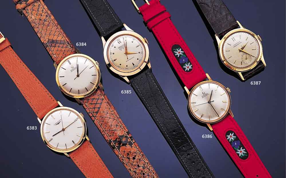 OMEGA HERRENARMBANDUHR AUTOMATIK, SCHWEIZ UM 1962, GG 585/000, BODEN U. GLASR. GEDR., VERS. BLATT, ALTERSBED. L. FL., AUFGES. GOLD- STD.-ZEICHEN, ...