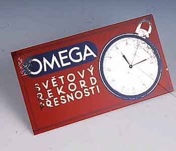 OMEOMEGA WERBESCHILD, TSCHECHOSLOWAKEI UM 1955- 60, GLAS, AUFDRUCK Z.T. BER., ALTERSSPUREN, SAMMLERSTÜCK
