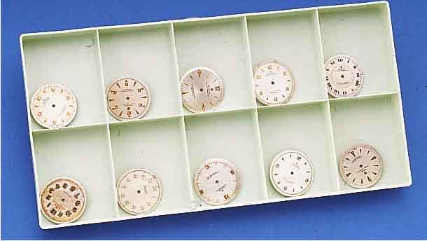 KONVOLUT: 10 ROLEX ZIFFERBLäTTER, FüR UHREN,GEFERT. IN DER ZEIT VON CA. 1938- CA. 1952 (SOGEN. BUBBLE-BACK-SERIEN), VERSCH. DESIGN, TEILW. ...