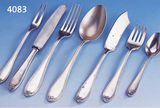 BESTECK FBESTECK FÜR 6 PERSONEN, DEUTSCH, WELLNER, 90ER SILBERAUFLAGE, SPARSAMER DEKOR MIT STIL. AKANTHUSBLATT, BEST. AUS: 6 FISCHMESSER, 6 ...