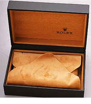 ROLEX ORIGINAL-ETUI, GRüNES LEDER AUF HOLZ- KORPUS, NEUWERTIG, CA. 14.3 X 10 X 5 CM