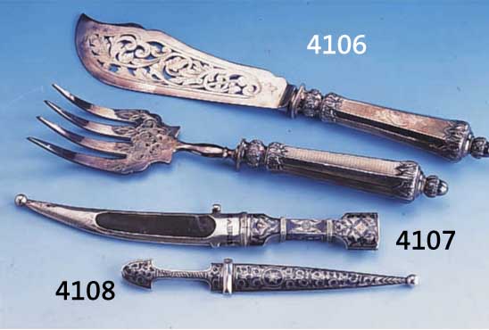 2-TEIL. FISCHVORLEGEBESTECK, DEUTSCH UM 1890, GRIFFE 800ER SILBER, BRUCKMANN & SÖHNE, ARBEITSTEILE VERSILBERT MIT DURCHBRUCH- ARBEIT, VERBEULT