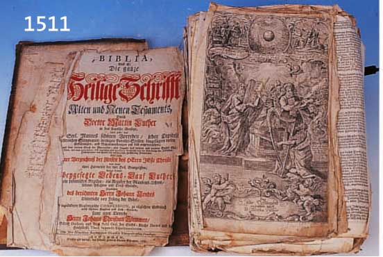 DIE DIE GANZE HEILIGE SCHRIFT, O. J., ALTES UND NEUES TESTAMENT, LEDEREINBAND, EINIGE SEITEN ANGERISSEN UND LOSE, 39 X 24 CM