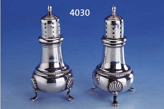 SALZSALZ- UND PFEFFERSTREUER, AMERIKA, 925ER SILBER, JEW. AUF 3 FÜßEN STEHEND, MIN. VERBEULT, ZUS. CA.165 G, SCHWERE QUAL., H CA. 12.5 CM