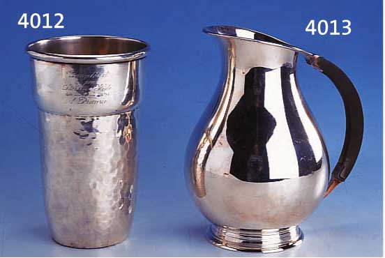 WASSWASSERKRUG, DÄNEMARK, 830ER SILBER, MEISTERMARKE SVEN TOXVAERD, GLATTE, ZEITLOSE FORM, BAUCHIG, GRIFF HOLZ, H CA. 17.5 CM, CA. 378 G