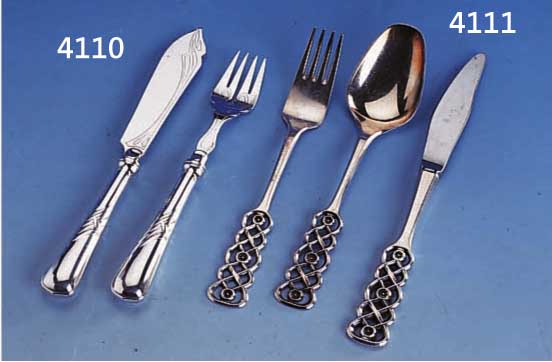 3-TEILIGES BESTECK, DAVID ANDERSON, NORWE- GEN, 830ER SILBER, BEST. AUS: MESSER, GABEL UND LÖFFEL, L. GEBR.-SP., PASSEND ZU KAT.-NR. 07-4105