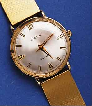 CROTONCROTON HERRENARMBANDUHR AUTOMATIK, SCHWEIZ/ USA UM 1965, GG 585/000-GEH., EINSCHALENAUSF., GET. A-WELLE, BEI FERTIGST. WASSERGESCH., NEUTR. ...