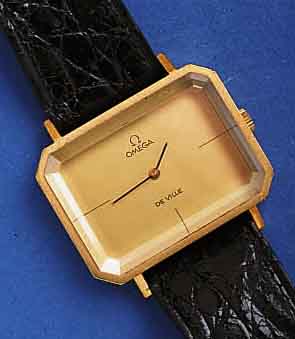 KONVOLUKONVOLUT: 2 OMEGA HERRENARMBANDUHREN DE VILLE, BEIDE SCHWEIZ UM 1974, METALLGEH. VERG., BER., EDELST.-BÖDEN GEDR., LEDERB. M. ORIG.- ...
