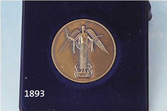 BREKBREKER, ARNO, 1900-1991, PAX, BRONZEMEDAIL- LE, BETITELT UND DATIERT 1955, RÜCKSEITIG BEZ.: DIE ZUKUNFT IST HEUTE, D. CA. 4 CM