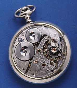 WALTHAM HERRENTASCHENUHR, USA UM 1904, NICKEL-SCHRAUB-GEH., BEIDS. VERGL., EMAILBL. AUßEN ROT 5-60, GEBL. STAHL-POIRES-ZEIGER, NICKELANKERW. IN ...