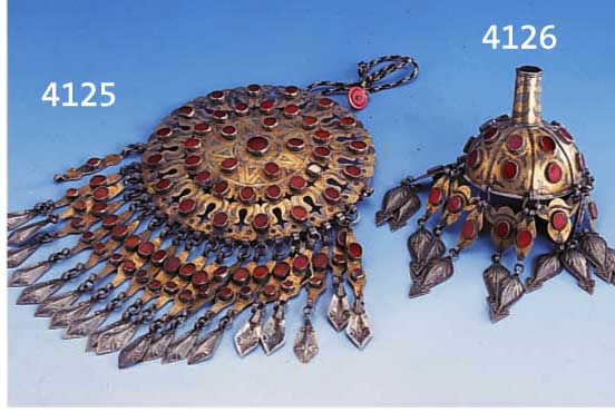 HAUBHAUBENBEKRÖNUNG, SOGEN. TURKMENENSCHMUCK, UM 1900, SILBER, Z. T. VERG., KARNEOLBESATZ, ABHÄNGUNGEN Z. T. BESCH. (1 X GEBROCHEN ABER ...