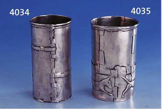 BECHER, DEUTSCH UM 1920, 800ER SILBER, WÄNDE FREI AUFGEBAUT, UMLAUFENDE TIER- DARSTELLUNG, MEISTERMARKE UNGED., H CA. 11 CM, DEKORATIV