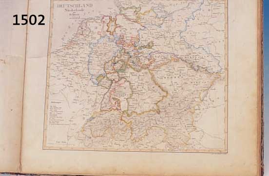 STISTIELERS HANDATLAS, DAT. 1831, GOTHA, ALTER PAPPEEINBAND BESCHÄDIGT, ALTERSBEDINGT GEBRÄUNT UND L. FLECKIG, 38 X 45 CM