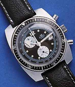 R.E. ARR.E. ARMBANDCHRONOGRAPH, SCHWEIZ UM 1968, MASSIV METALL HARTVERG., EDELST.-BODEN GESCHR. LEDERB. NEU, UNGETR. LAGERW., KONTRASTZIFFER- BL. ...