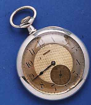 OMEGA OFFENE HERRENTASCHENUHR, SILBER, SCHWEIZ UM 1912, METALLZIFFERBL. ALTERSBED. FARBL. GET., KL. SEK. VERT., VERG. ANKERW., 15 ST., KOMP.-UNR., ...