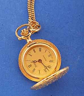 KONVOLUT: 2 TISSOT MINIATUR-DAMENTASCHEN-/ ANHÄNGEÜHRCHEN, BD. METALL, VERG., INCL. KETTEN, BD. QUARTZWERKE, 1X SAVONETTE, 1X OF- FEN, M. ...